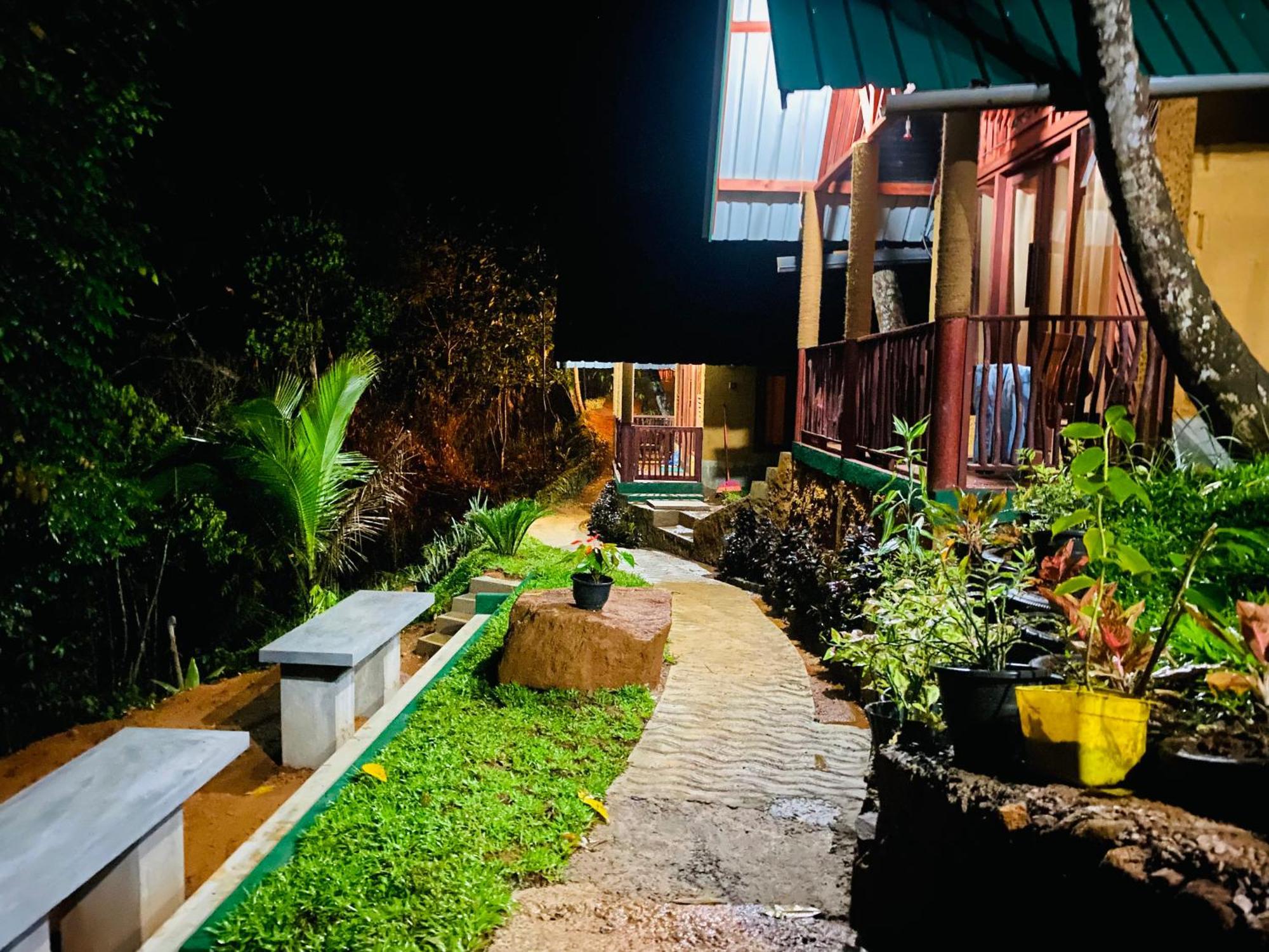 The Rainforest Hideaway Deniyaya Exterior photo